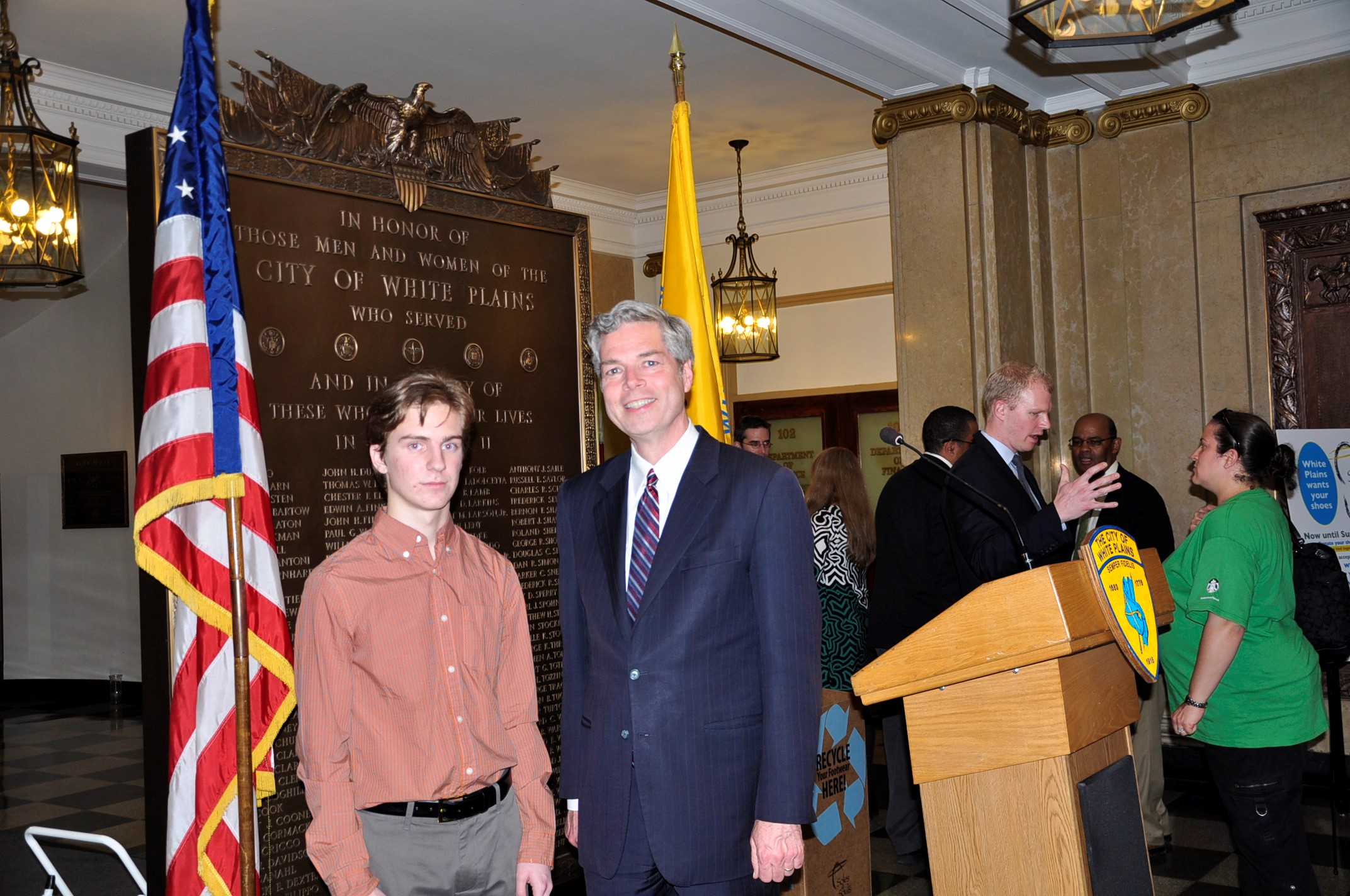 2014 Earth day Mayor Roach and WPHS student